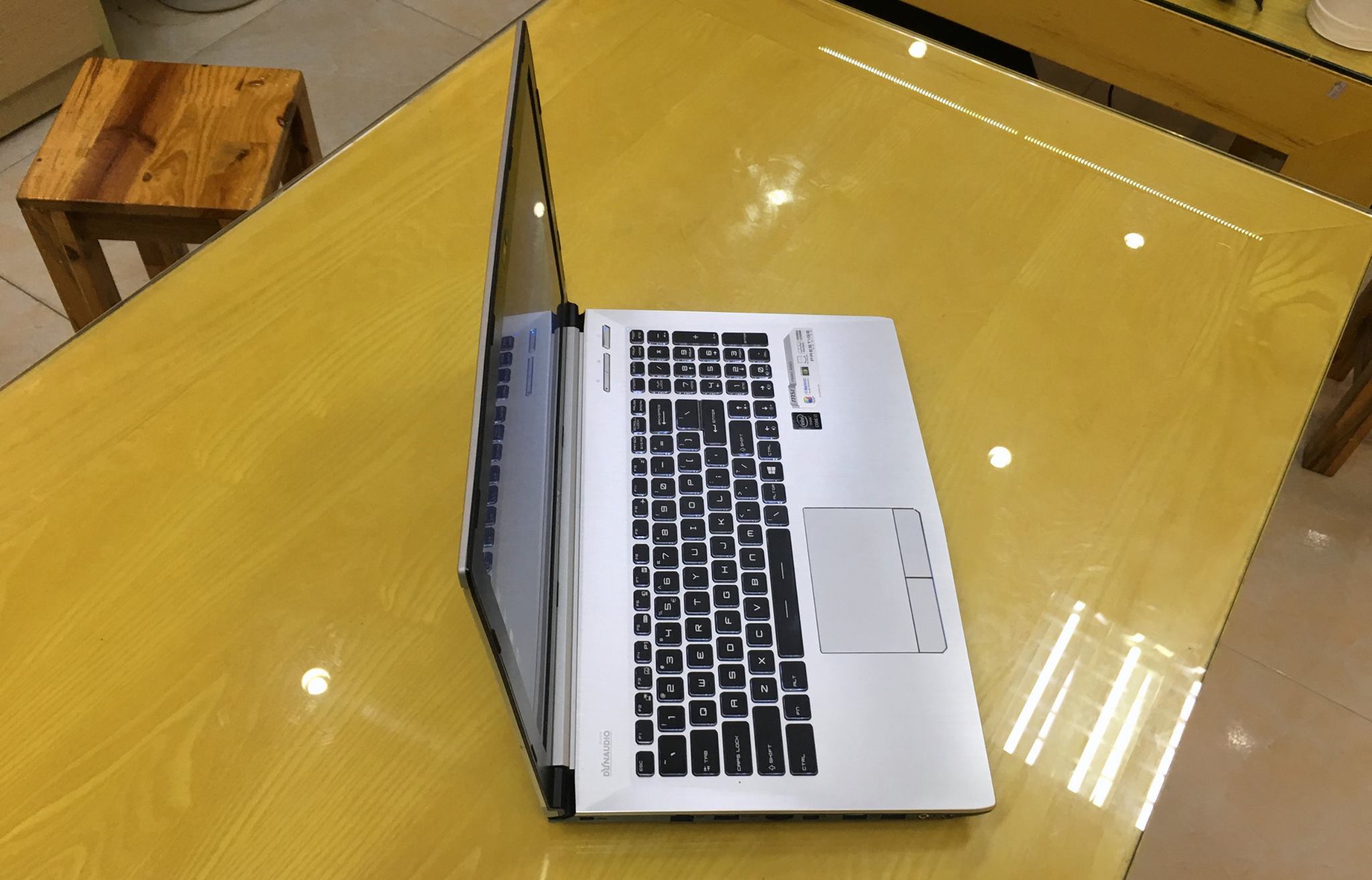 Laptop MSI PE60 2QD-9.jpg